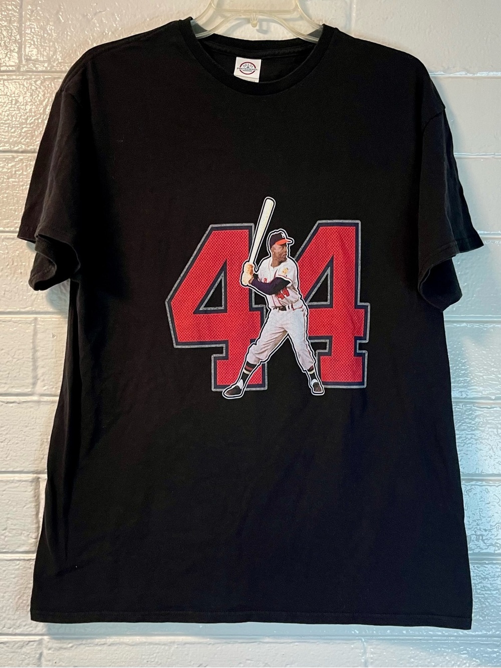 Hank Aaron #44 Delta Pro Weight Tribute Black T-Shirt Size L.  EUC